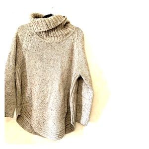 Turtle neck sweater (acrylic & wool)